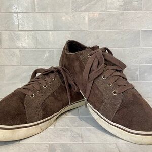 UGG Mens Brown Suede sneaker
